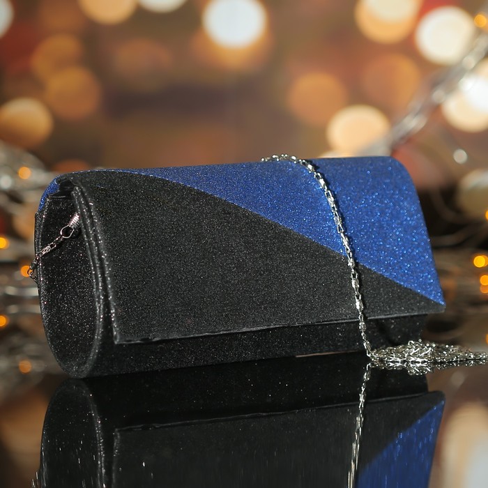 Клатч женский, отдел на магните, длинная цепь, цвет чёрный/синий