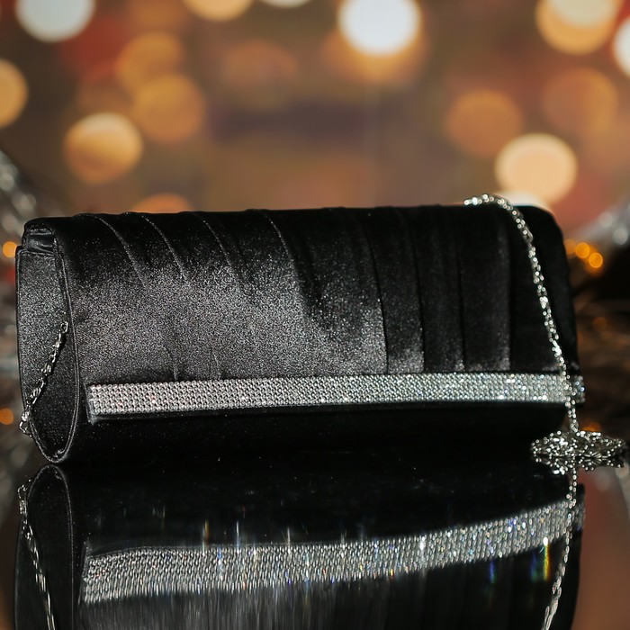 Клатч женский, отдел на магните, длинная цепь, цвет чёрный