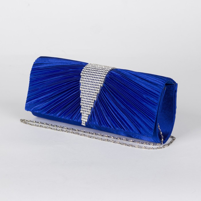Клатч женский, отдел на магните, длинная цепь, цвет ярко-синий