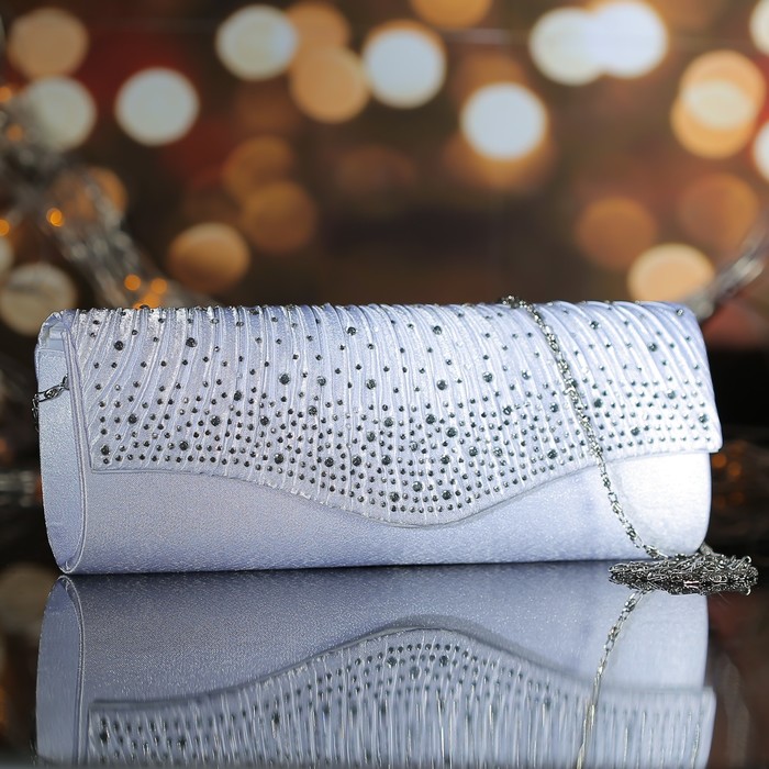 Клатч женский, отдел на магните, длинная цепь, цвет белый