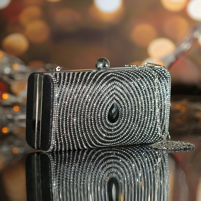 Клатч женский, отдел на фермуаре, длинная цепь, цвет чёрный