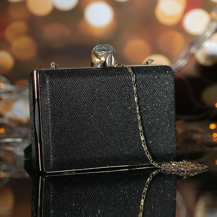 Клатч женский, отдел на фермуаре, длинная цепь, цвет чёрный