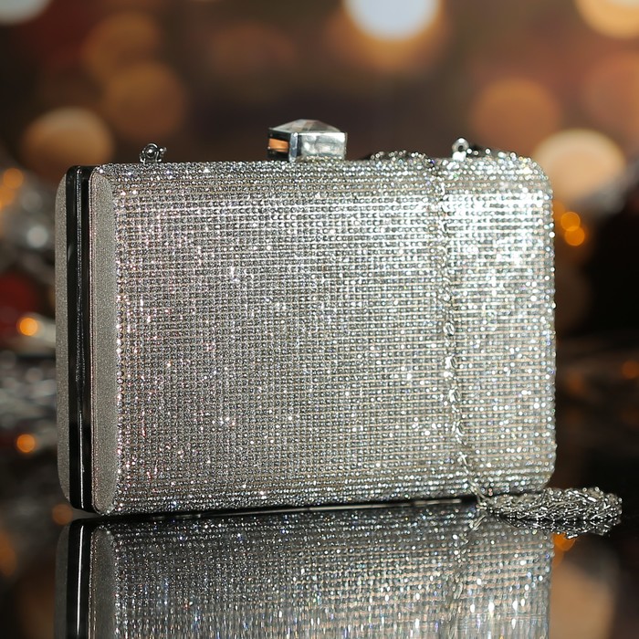 Клатч жен Флора, 17*4,5*11, отд на фермуаре, длинная цепь, бежевый