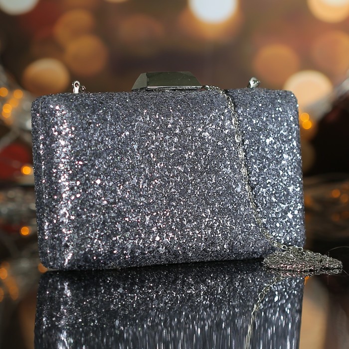 Клатч женский, отдел на фермуаре, длинная цепь, цвет серебристый