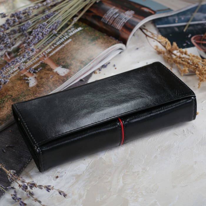 Кошелёк женский на клапане, 4 отдела, для карт, 2 отдела на рамке, наружный карман, цвет чёрный/красный