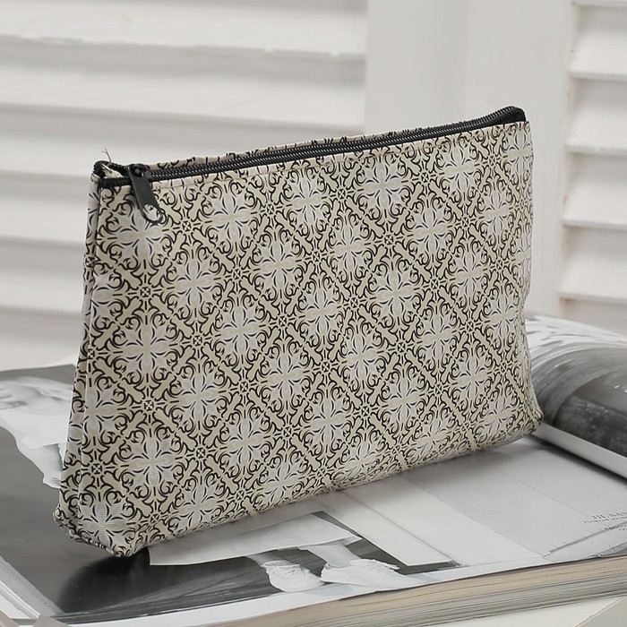 Косметичка простая, отдел на молнии, цвет бежевый