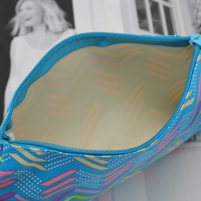 Косметичка простая, отдел на молнии, цвет голубой