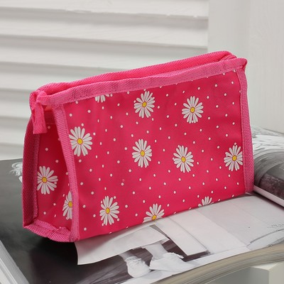 Косметичка треугольная, отдел на молнии, цвет малиновый