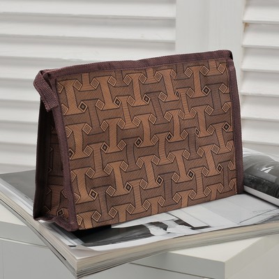 Косметичка треугольная, отдел на молнии, цвет коричневый