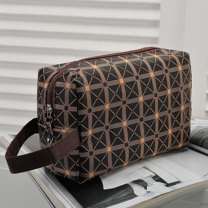 Косметичка дорожная "Клетка", отдел на молнии, с ручкой, цвет кофейный