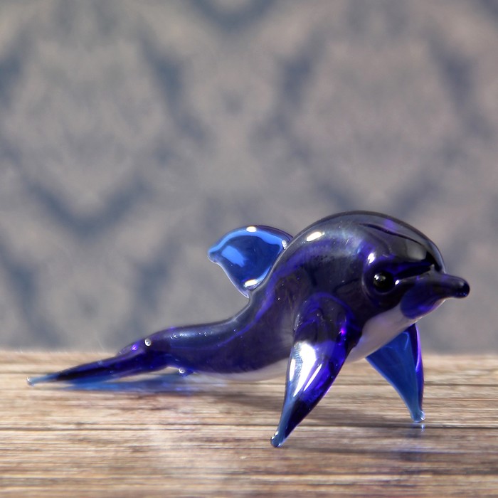 Сувенир стекло среднее "Дельфин лежачий"  9х3х4 см