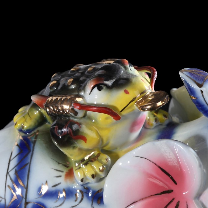 Сувенир, нэцкэ, под фарфор "Слон с жабой и монетами"