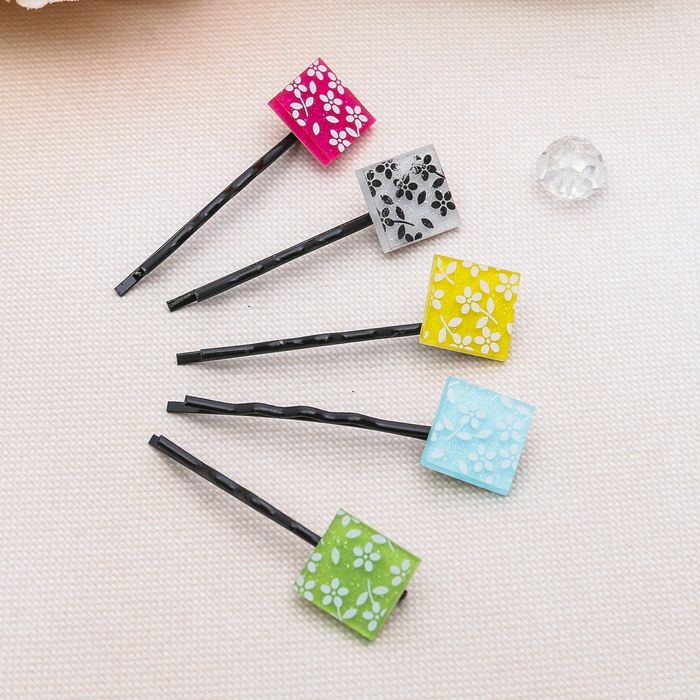 Невидимка для волос "Белые цветочки" (набор 20 шт) 5 см, ромб