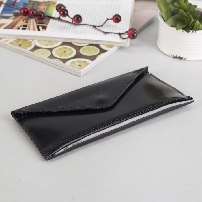 Кошелёк женский на клапане, 1 отдел, цвет чёрный лак