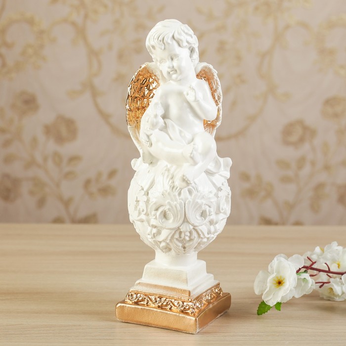 Статуэтка "На шаре с голубем " позолота, 30 см