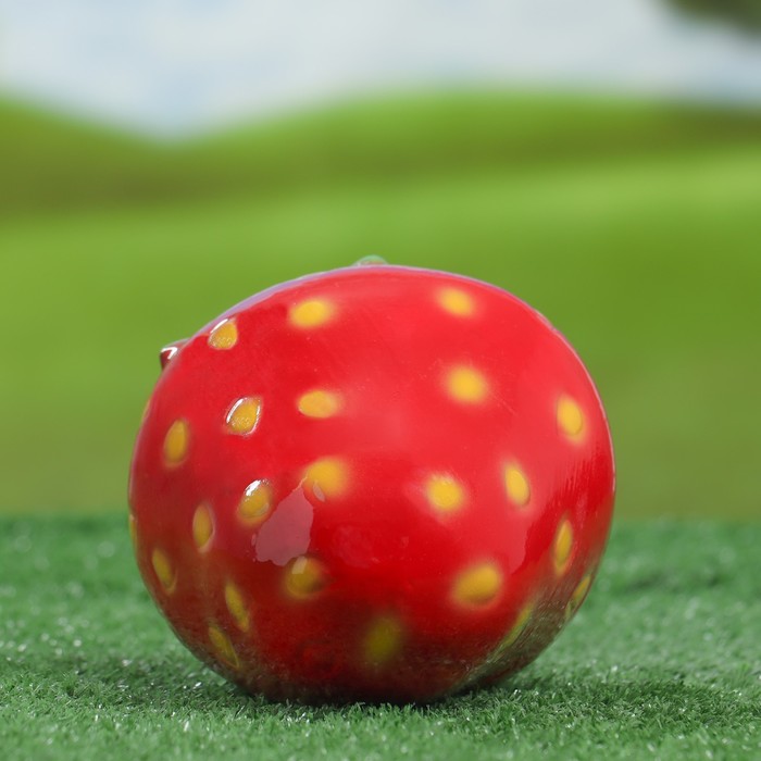 Садовая фигура "Клубника" малая