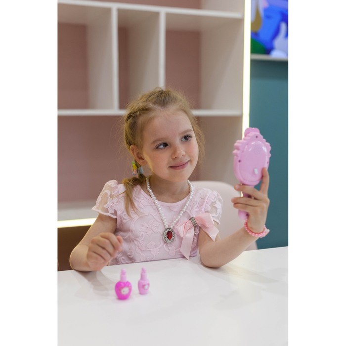 Набор аксессуаров для юной красотки с зеркалом, со световыми и звуковыми эффектами