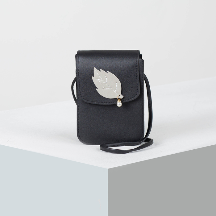 Сумка женская, отдел на молнии, регулируемый ремень, цвет чёрный