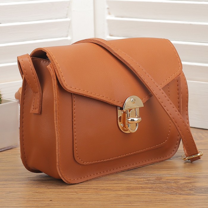 Сумка женская, отдел на молнии, регулируемый ремень, цвет коричневый