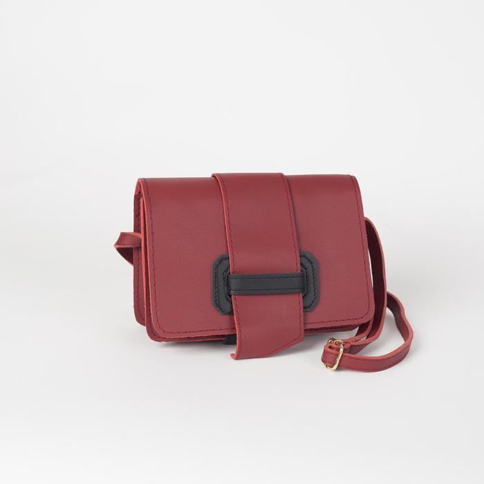 Сумка женская на клапане, 1 отдел, регулируемый ремень, цвет красный/чёрный