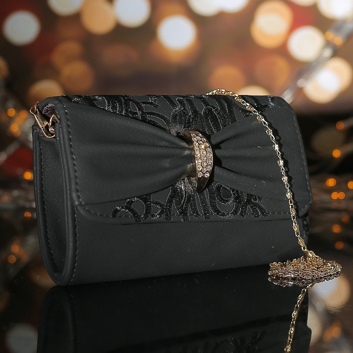 Сумка женская, 2 отдела с перегородкой на магните, длинная цепь, цвет чёрный