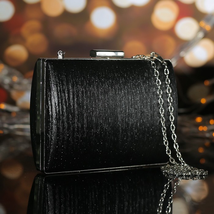 Клатч женский, отдел на фермуаре, длинная цепь, цвет чёрный