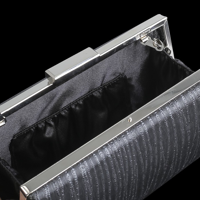 Клатч женский, отдел на фермуаре, длинная цепь, цвет чёрный
