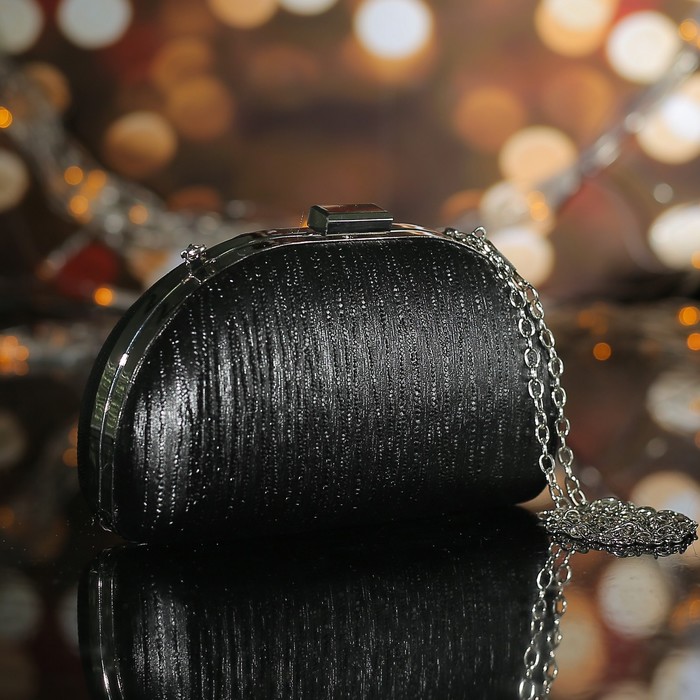 Клатч женский, отдел на фермуаре, длинная цепь, цвет чёрный