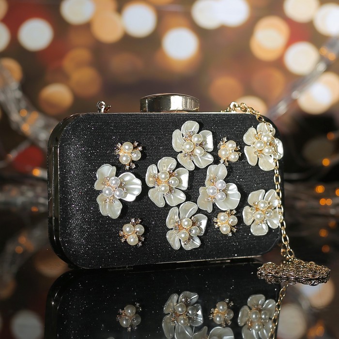 Клатч женский, отдел на фермуаре, длинная цепь, цвет чёрный