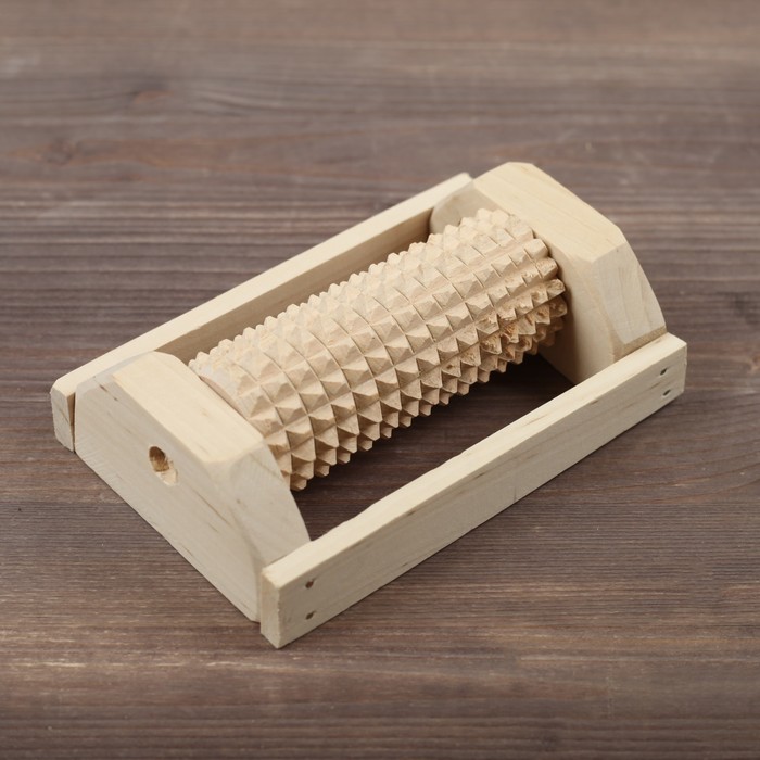 Массажер деревянный для одной стопы "Зубчатый", 1 валик, бук