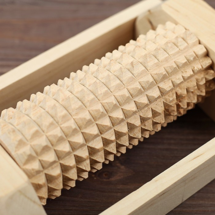 Массажер деревянный для одной стопы "Зубчатый", 1 валик, бук