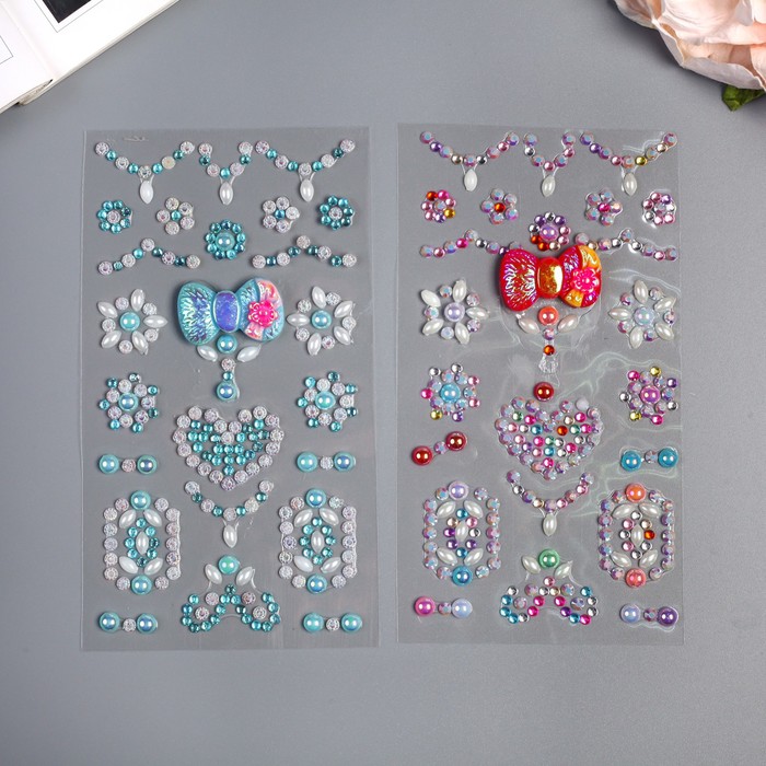 Наклейка стразы пластик "Сердце и бант" МИКС 24х10 см