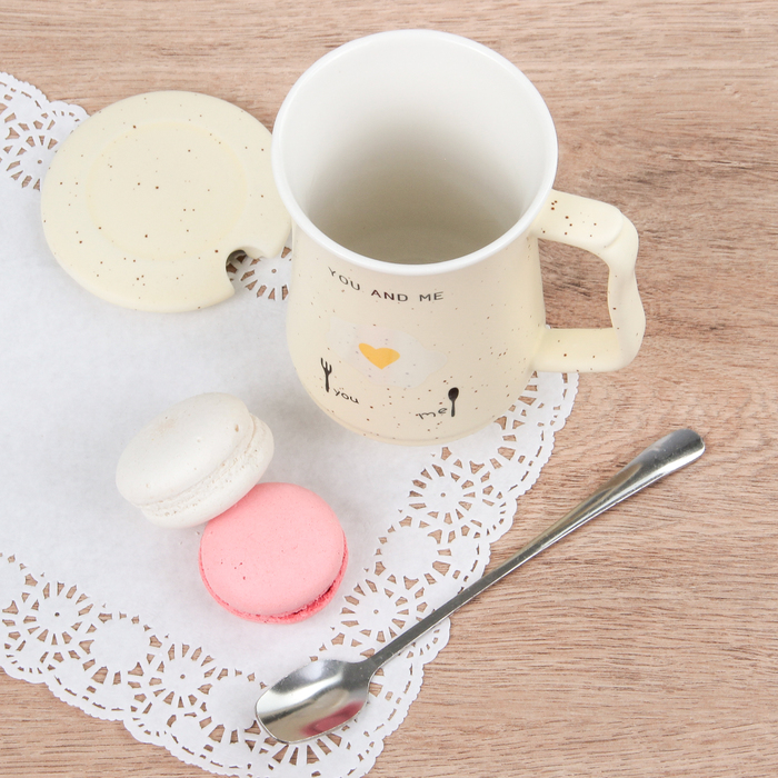 Кружка 400 мл "Завтрак", с ложкой и крышкой, рисунок МИКС