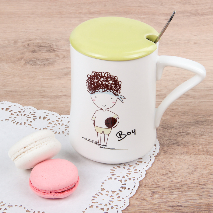 Кружка 450 мл "Мальчик и девочка", с ложкой и крышкой, цвета МИКС