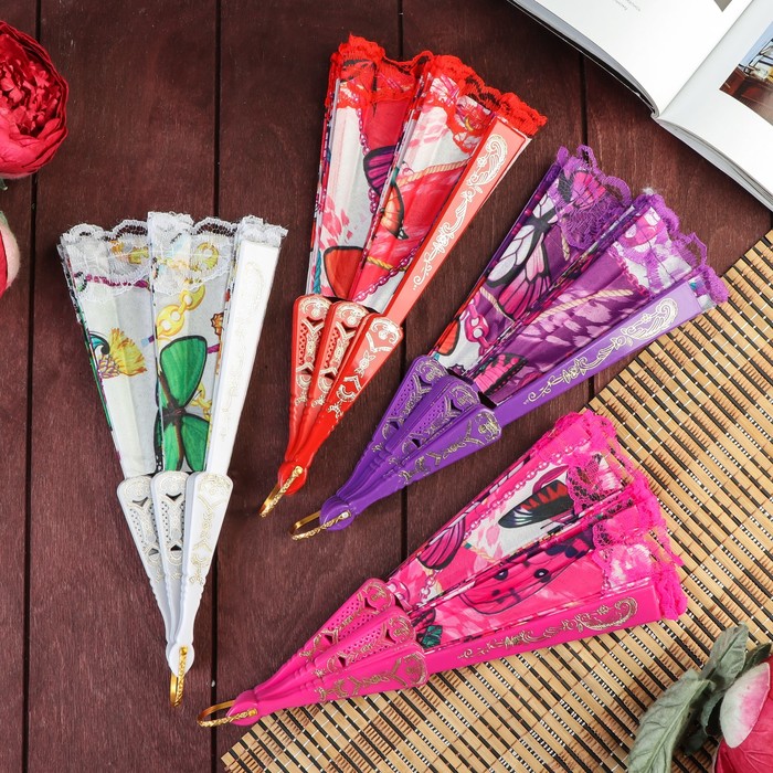 Веер пластик "Рой бабочек" МИКС 22,5 см