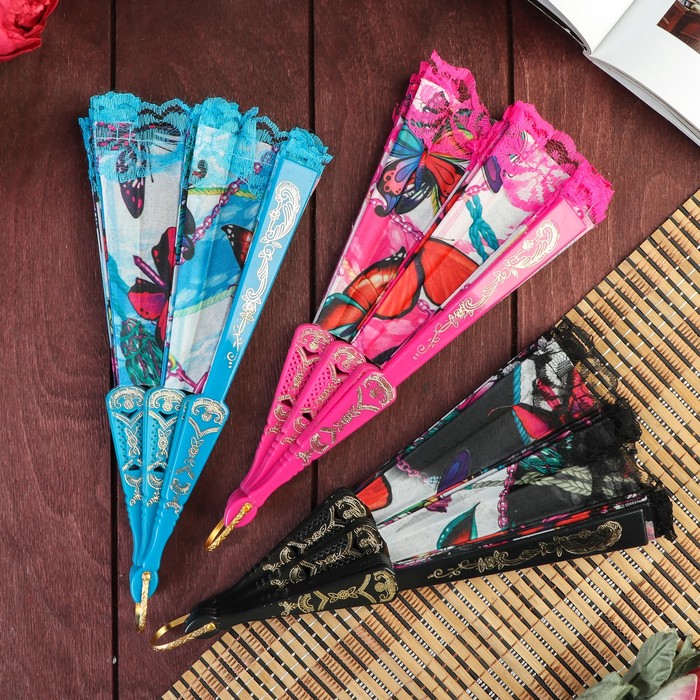 Веер пластик "Рой бабочек" МИКС 22,5 см