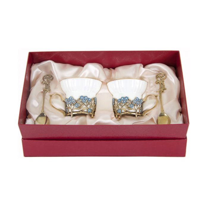 Чайная пара фарфоровая с цветками из латуни «Незабудки» в картонном футляре