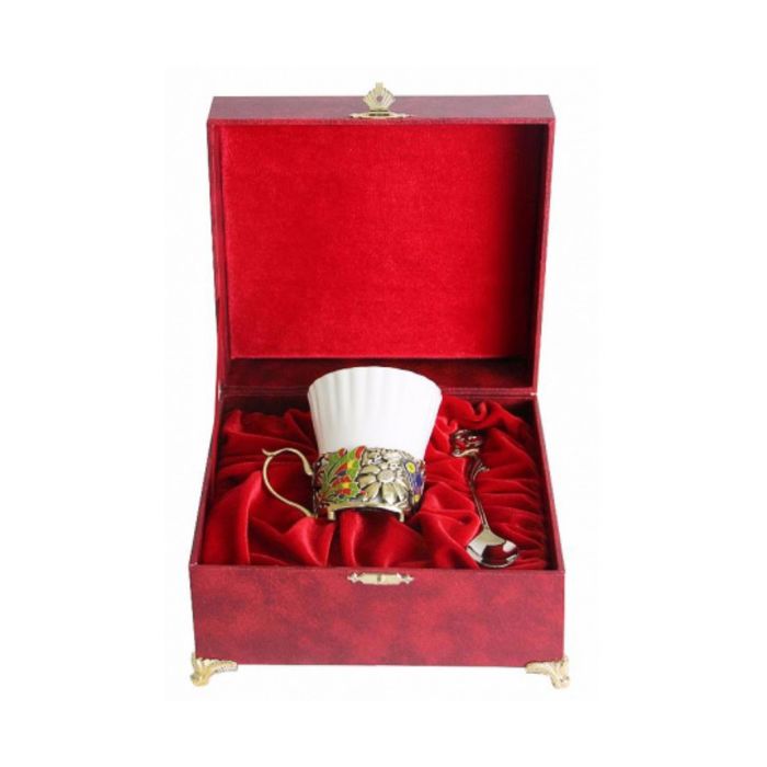 Чашка «Бабочки и цветы» в шкатулке из бумвинила