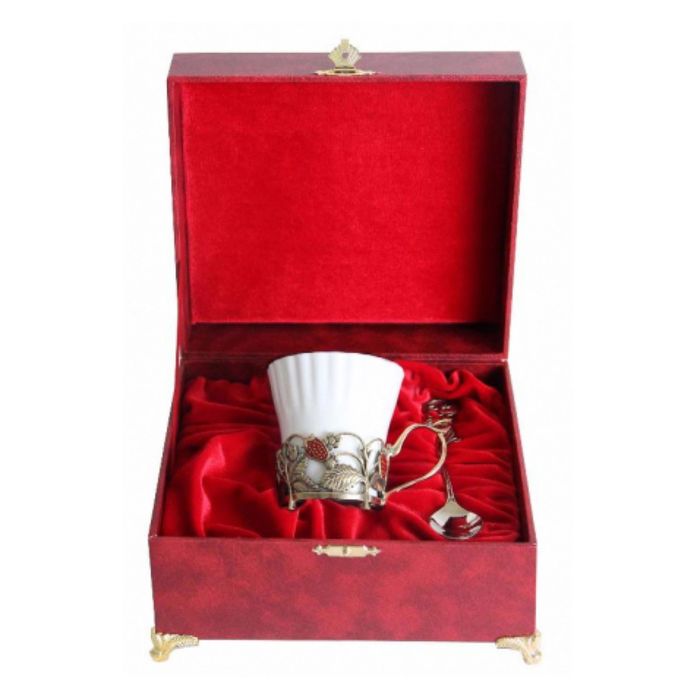 Чашка «Земляника» в шкатулке из бумвинила