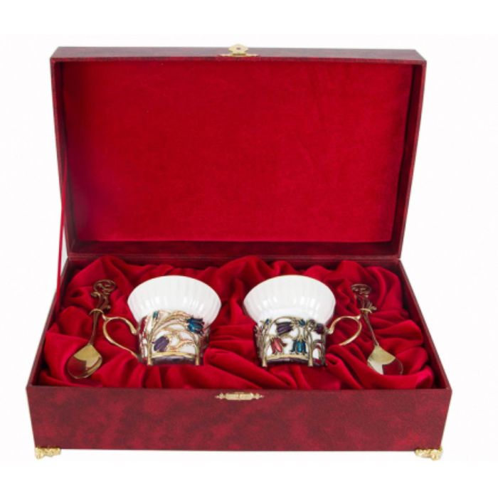 Чайная пара фарфоровая с цветками из латуни «Колокольчики» в шкатулке