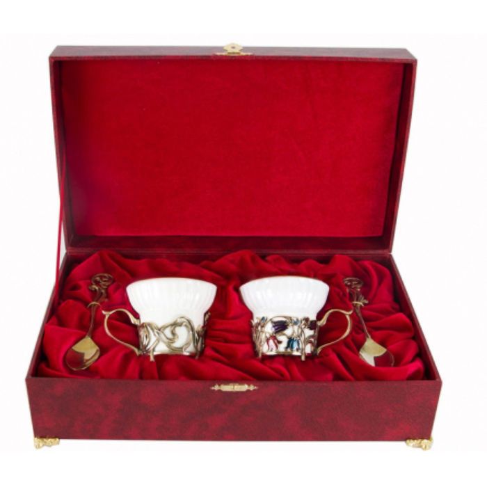 Чайная пара фарфоровая с цветками из латуни «Ирисы и Колокольчики» в шкатулке