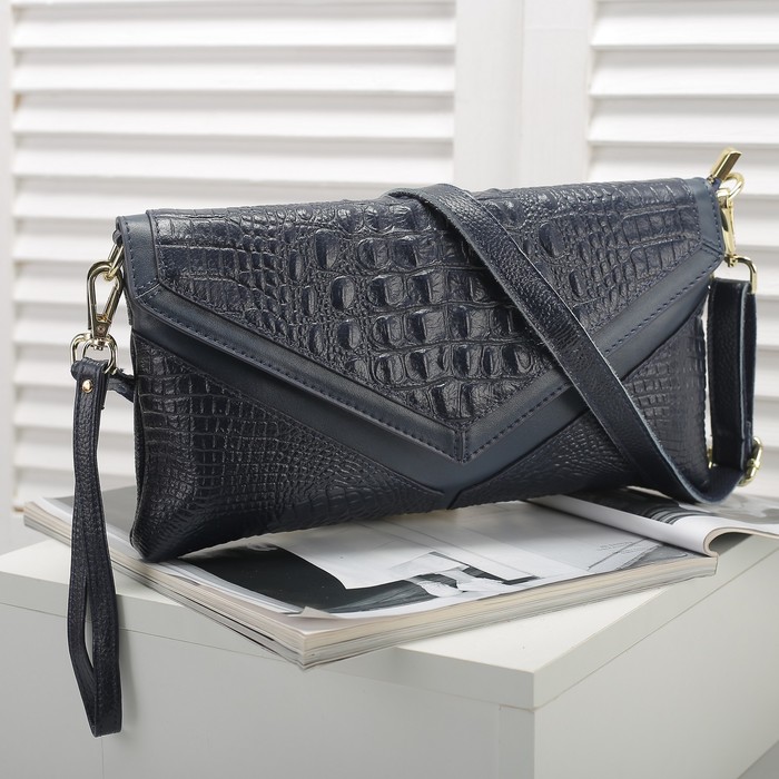 Клатч женский, 1 отдел с перегородкой, наружный карман, ручка, длинный ремень, цвет синий