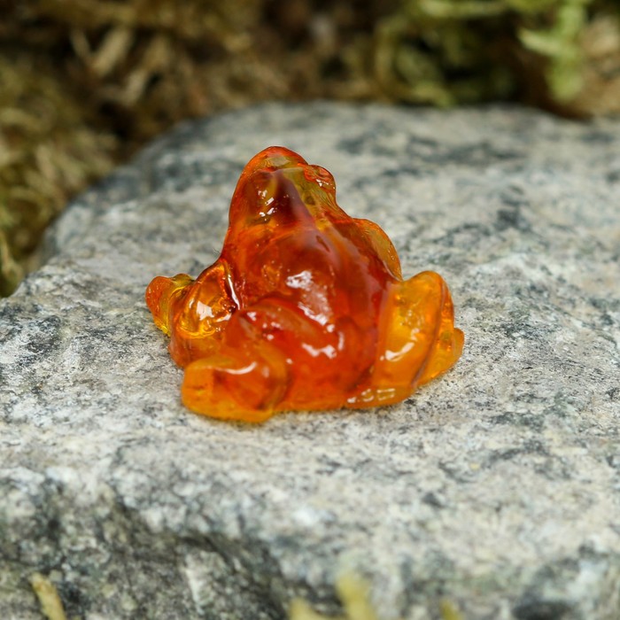 Сувенир "Лягушка денежная", 1,5 см, янтарь