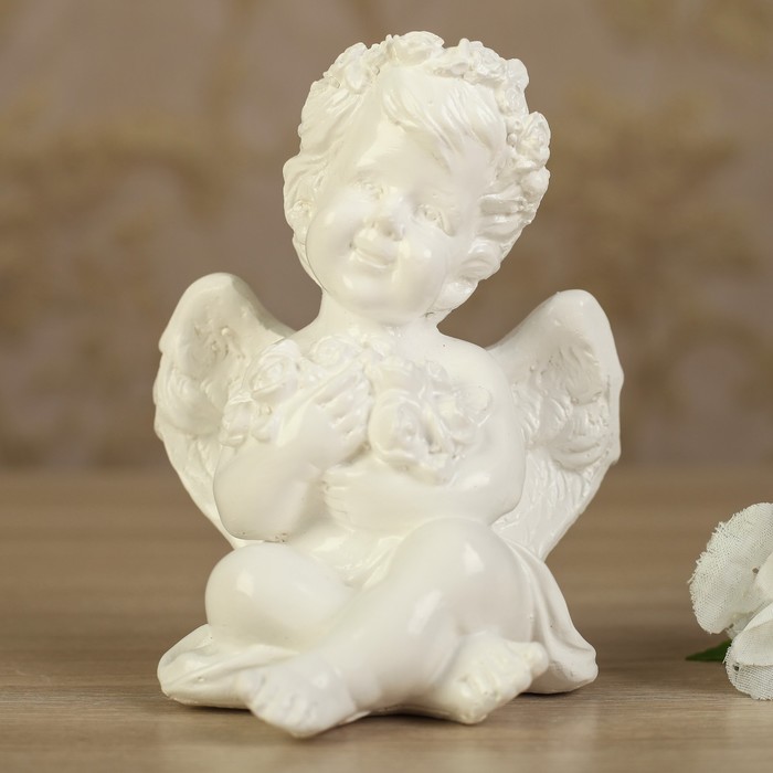 Статуэтка "Пупс с букетом" белый