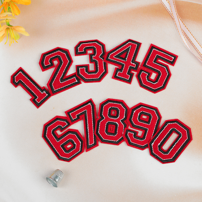 Набор термоаппликаций "Цифры", цвет красный/чёрный