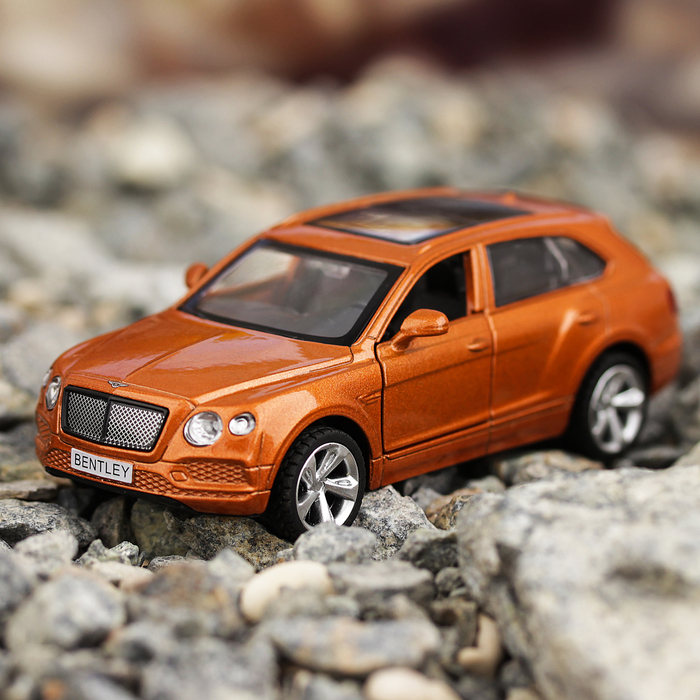 Машина металлическая "Bentley Bentayga" открыв. двери, инерция МИКС 1:45 67332