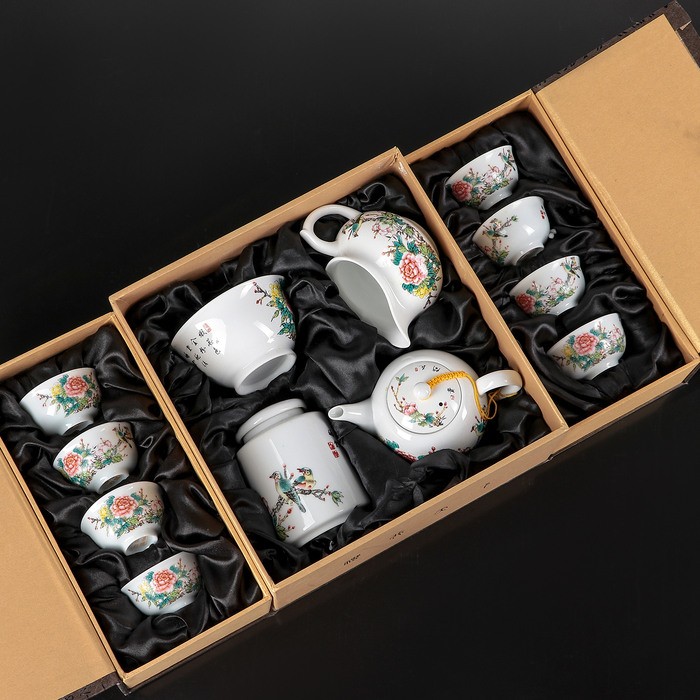 Набор для чайной церемонии "Птица на сакуре",12 предметов: чайник, чашка, гайвань, баночка