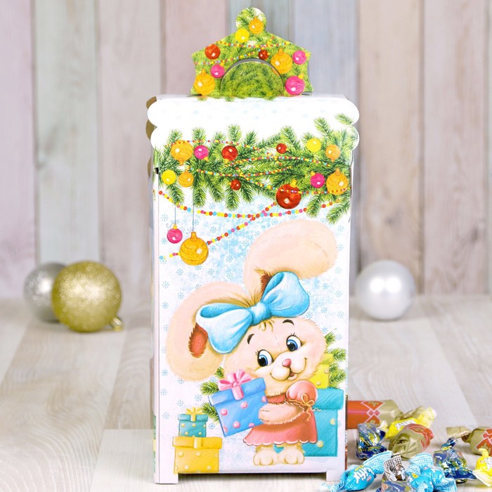Коробка складная «Зверята с подарками», 13,5 х 13,5 х 26 см