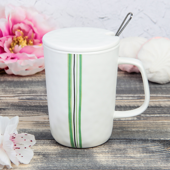 Кружка 350 мл "Простота", с керамической крышкой и ложкой, рисунок МИКС