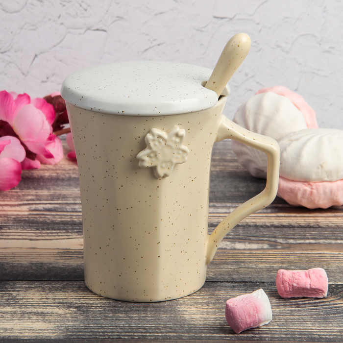 Кружка 300 мл "Крапинка", с керамической крышкой и ложкой, цвет МИКС